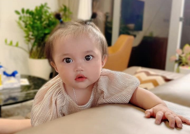 Hình ảnh con gái đầu lòng của diễn viên Đường Lâm, bé Bảo Ngọc
