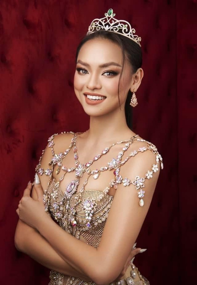 Mai Ngô tiếp tục xuất hiện trên nhiều sàn diễn thời trang lớn