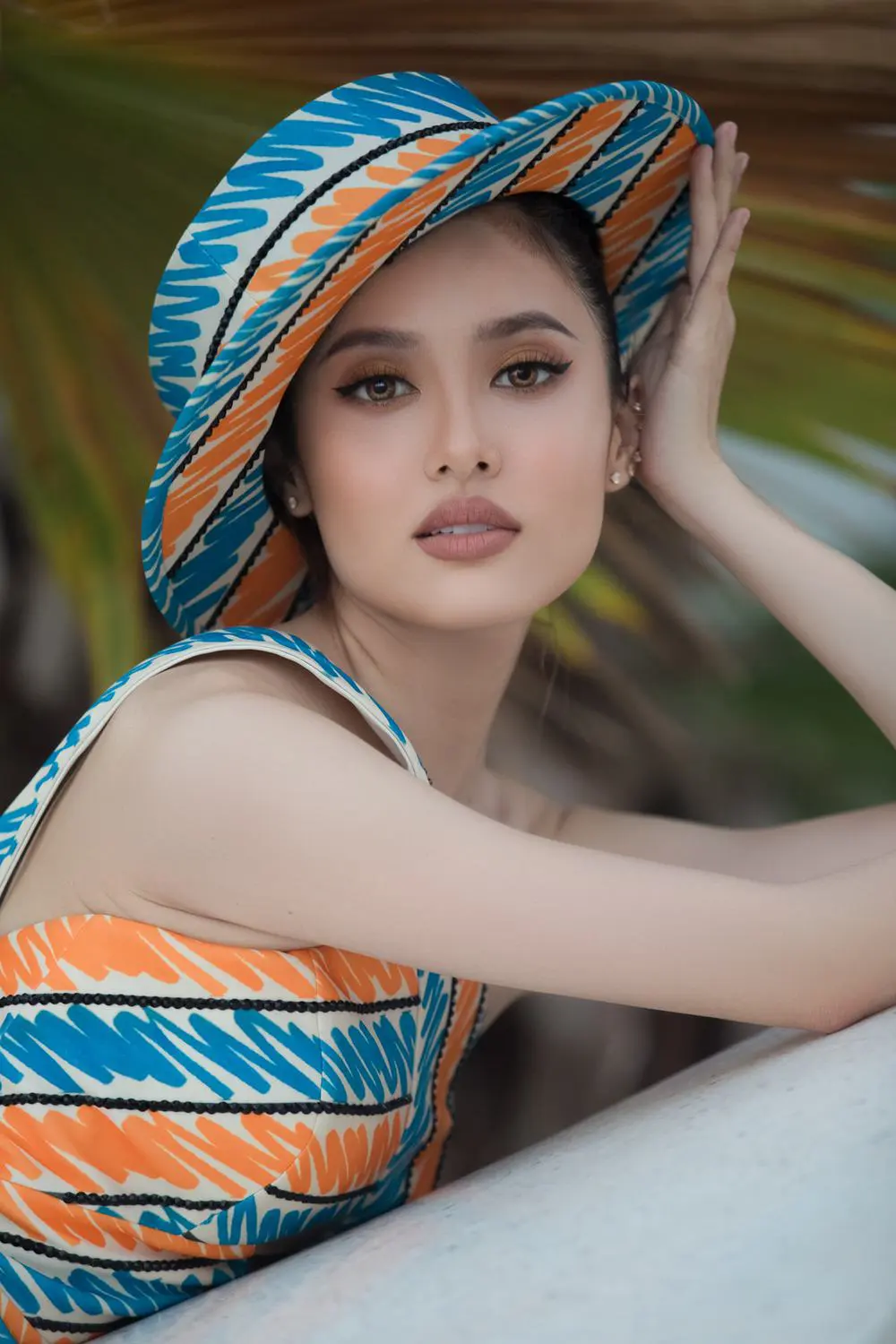 Fung La nhanh chóng trở thành gương mặt được săn đón của các thương hiệu thời trang lớn