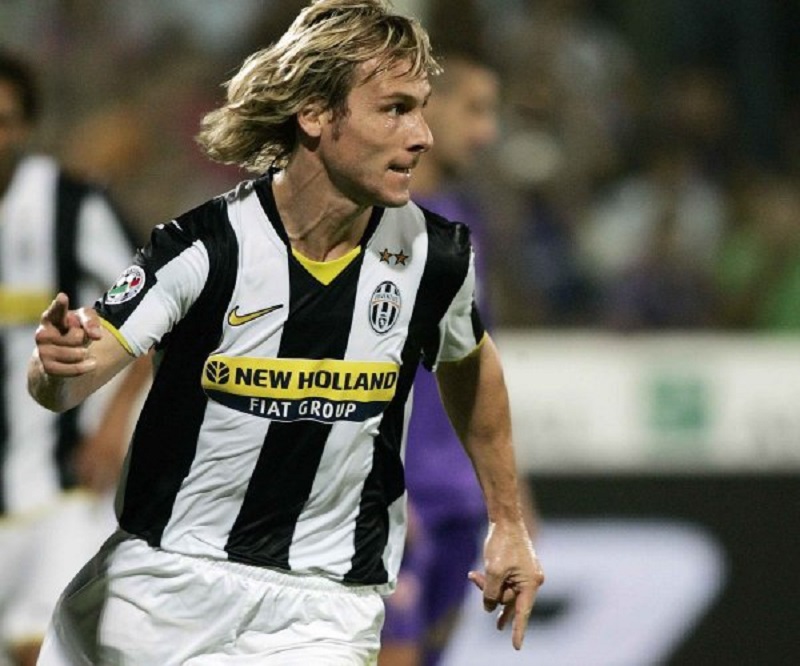 Pavel Nedved sớm nổi danh với phong cách chơi lãng tử